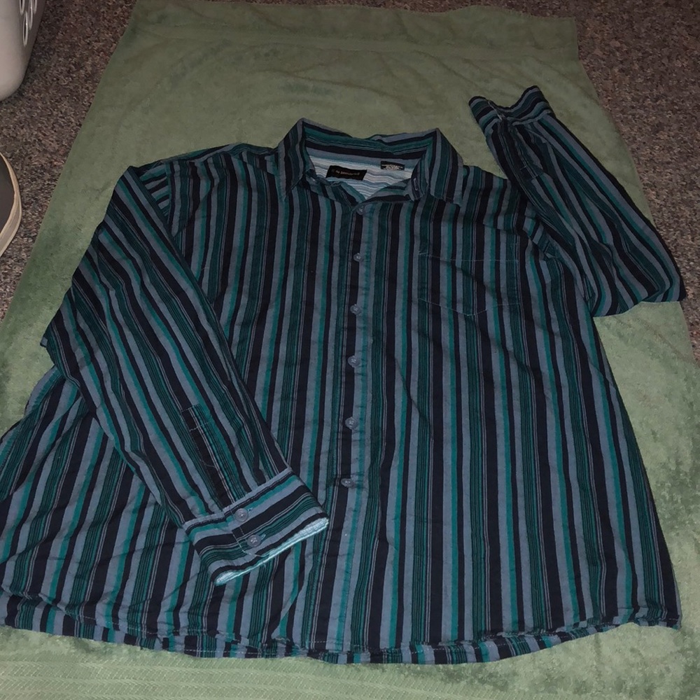 Men’s blue striped button up